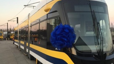 City of Dallas & DART unveil new streetcar