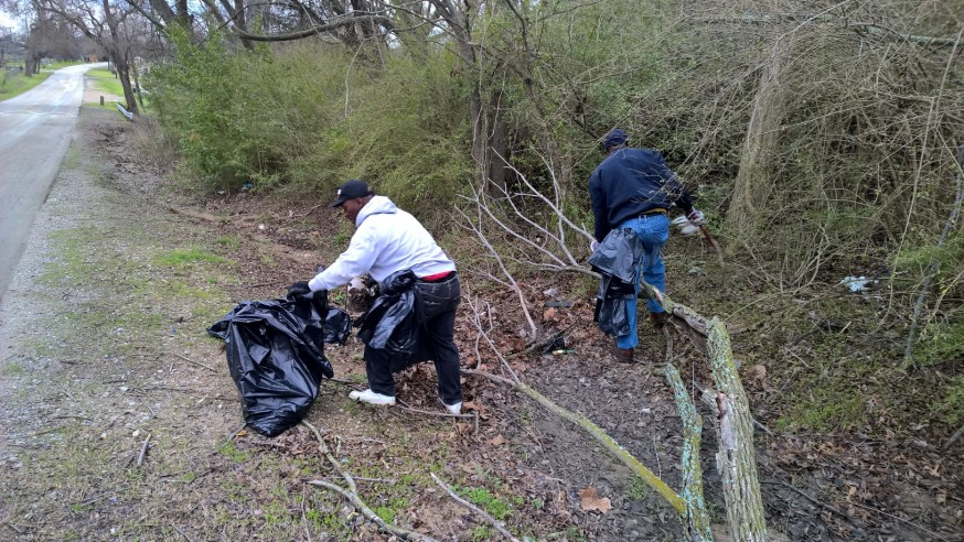 City Hosts Community Cleanup